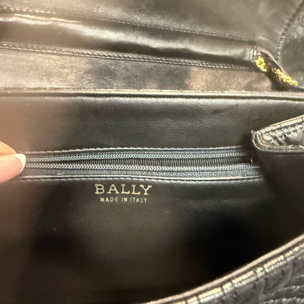 Elegant Bally Black Quilted Chain Bag - Picture 12 of 12
